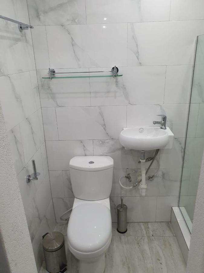 Devachan Apartments Бриджтаун Екстериор снимка