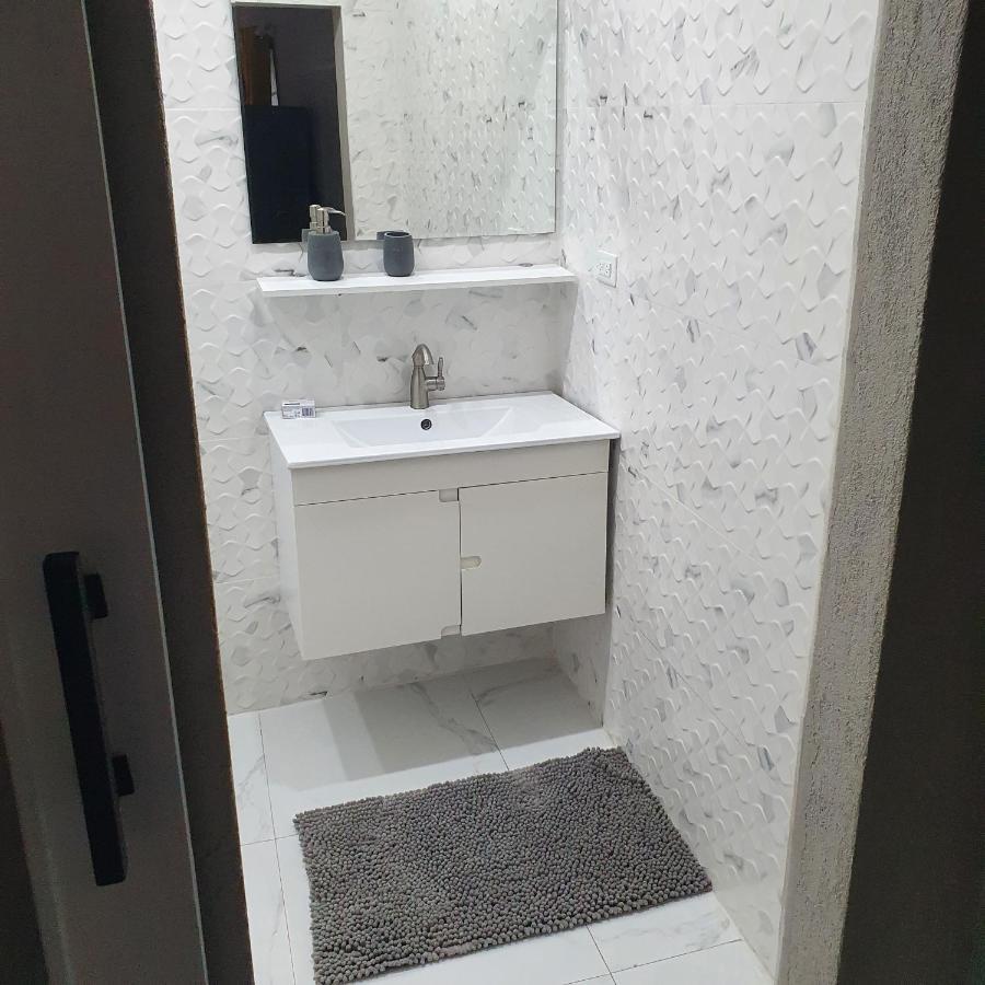 Devachan Apartments Бриджтаун Екстериор снимка